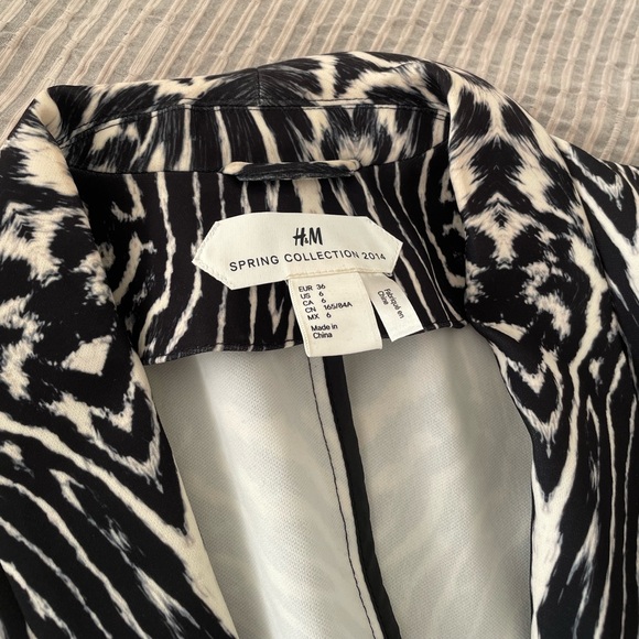H&M Animal Print Blazer - Picture 2 of 5